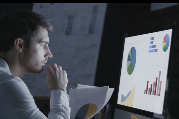 case study data engineer website analytics with migration to Snowflake