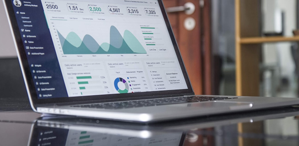 Power BI or Databricks AIBI Featured img